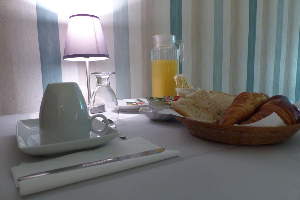 Hotel La Belle Etoile Saint-Nazaire  Buitenkant foto